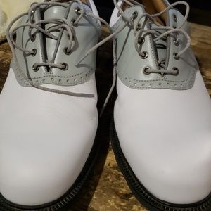 Golf shoes